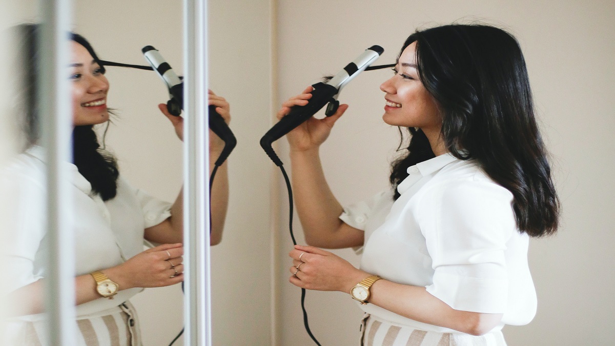 Best Hair Dryers And Curlers In India: Expert Hands To Pamper And Style